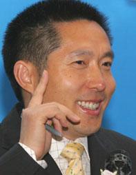 中央電視臺廣告經(jīng)濟(jì)信息中心主任、經(jīng)濟(jì)頻道總監(jiān)郭振璽