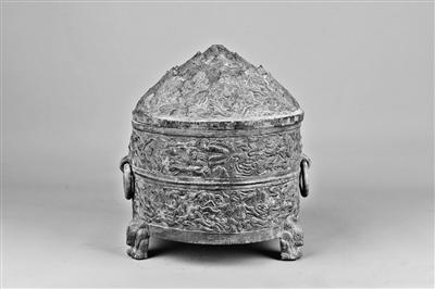 平?jīng)霾┥缴w神獸紋銅樽，東漢人向往過上神仙生活的印跡