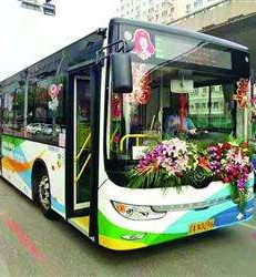 6條?？俊疤m州車站”的公交線路今起實施站外落客