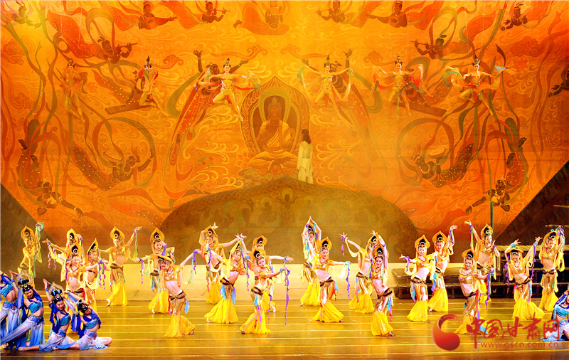 8月8日晚，《絲路花雨》《大夢敦煌》首次同臺亮相蘭州