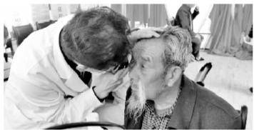 致敬時代楷?！瓣P(guān)愛八步沙林場大漠治沙人眼健康公益行動”啟動