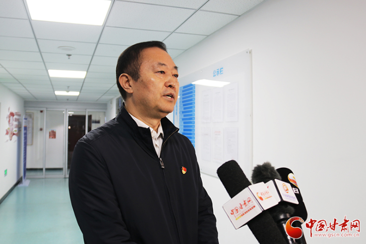 【擔使命 聚同心 促巨變 省直部門落實脫貧攻堅責任工作紀實】甘肅省574.95萬建檔立卡貧困人口實現醫(yī)保全覆蓋