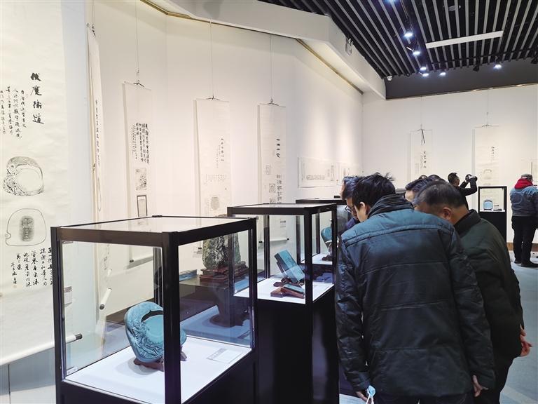 “非遺精品洮硯傳拓題跋藝術(shù)展”開展 洮硯雕刻、傳拓、拓片題跋集中亮相甘肅藝術(shù)館