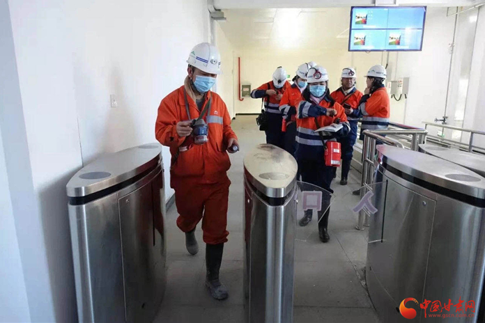 【新春走基層】春節(jié)，他們依然堅(jiān)守在600米礦井下