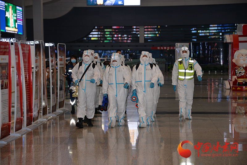 【隴拍客】蘭州西客站全面消殺，場(chǎng)面堪比大片