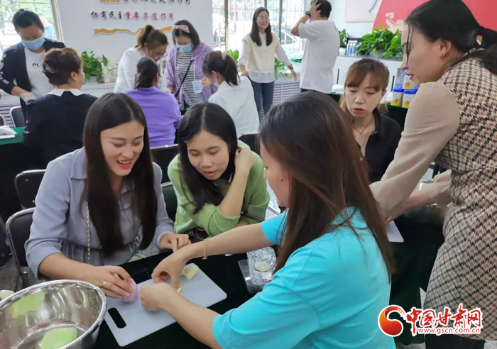 解鎖新技能！蘭州七里河區(qū)秋天的第一份手工月餅來了