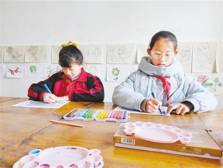 甘肅這兩名小朋友，被太空中亞平老師點(diǎn)了名