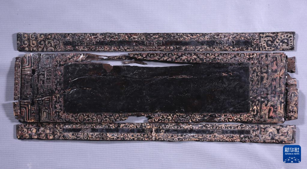 江西樟樹市國字山戰(zhàn)國墓葬出土漆瑟（資料圖）。