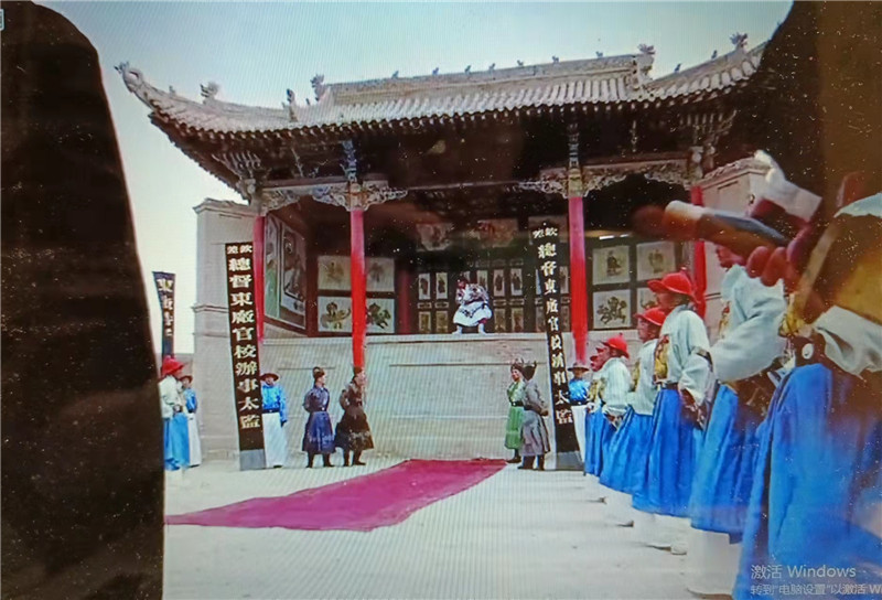 電影《新龍門客?！菲^之關城清代戲臺特寫