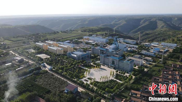 圖為華能正寧核桃峪煤礦廠區(qū)。(資料圖) 慶陽市委宣傳部供圖