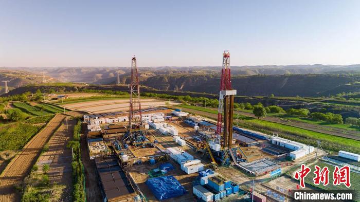 圖為中石油長慶油田慶陽華H60雙機組鉆井現(xiàn)場。(資料圖) 慶陽市委宣傳部供圖