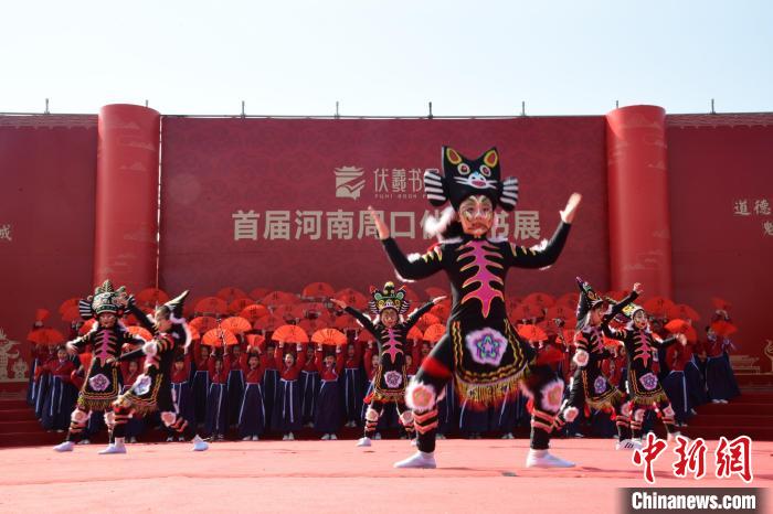 圖為首屆周口伏羲書展開幕式表演?！×赫赵?攝