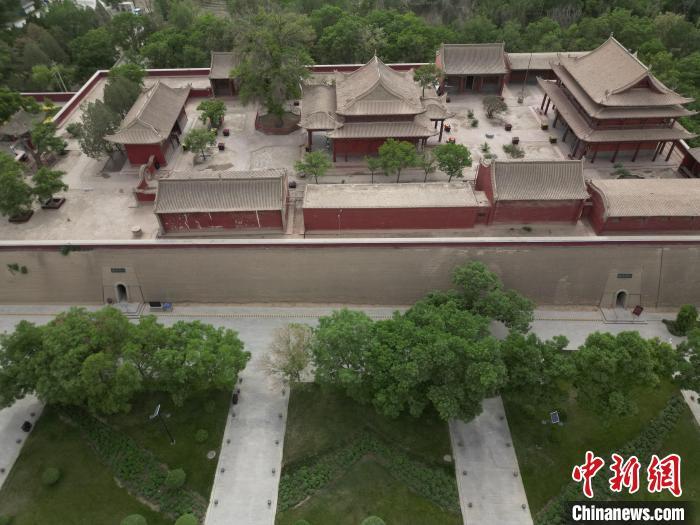 5月16日，航拍下的雷臺(tái)漢墓墓室入口。戴文昌　攝