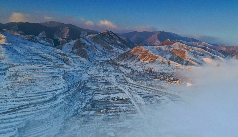【小隴畫(huà)報(bào)·455期】雪落景泰：一幅鋪展的山水墨韻